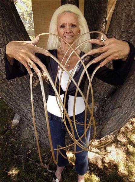 regarder un peut cette femme et ses angules